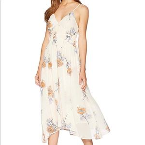 NWOT ASTR the Label Marissa Floral Midi Dress